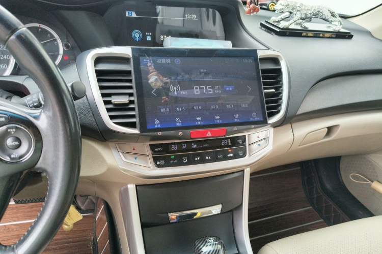 Used Honda Accord 2014 2.0L EX Luxury Edition Audio And AC Panel
