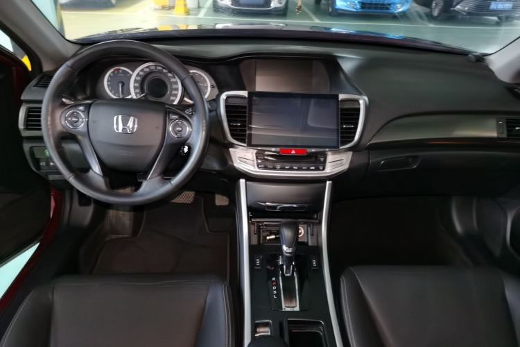 Used Honda Accord 2014 2.0L EX Luxury Edition Center Console