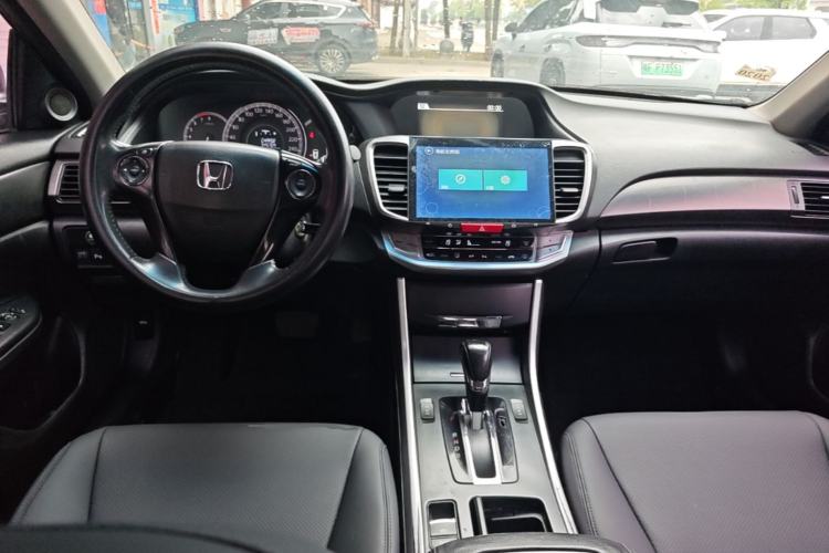 Used Honda Accord 2014 2.0L EX Luxury Edition Center Console