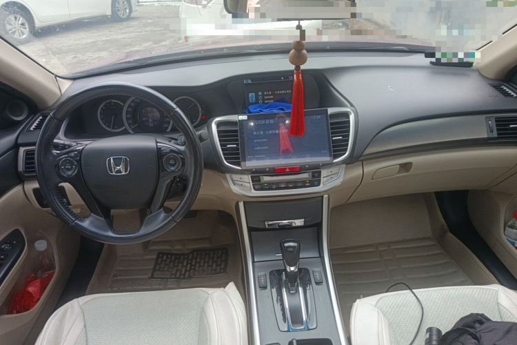 Used Honda Accord 2014 2.0L EX Luxury Edition Center Console