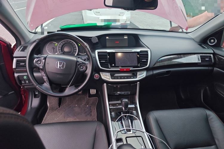 Used Honda Accord 2014 3.0L VTI Prestige Edition Center Console