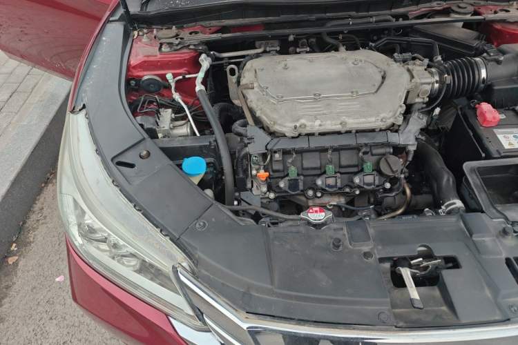 Used Honda Accord 2014 3.0L VTI Prestige Edition Engine Bay Right