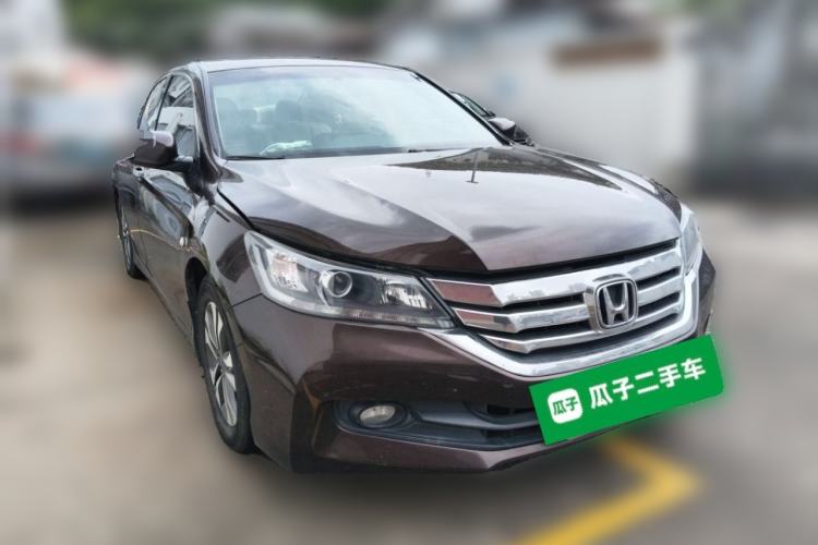 Used Honda Accord 2014 2.0L EX Luxury Edition Front Right 45 Deg