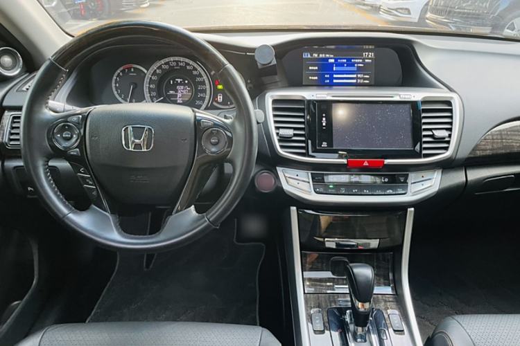 Used Honda Accord 2014 3.0L VTI Prestige Edition Interior 4