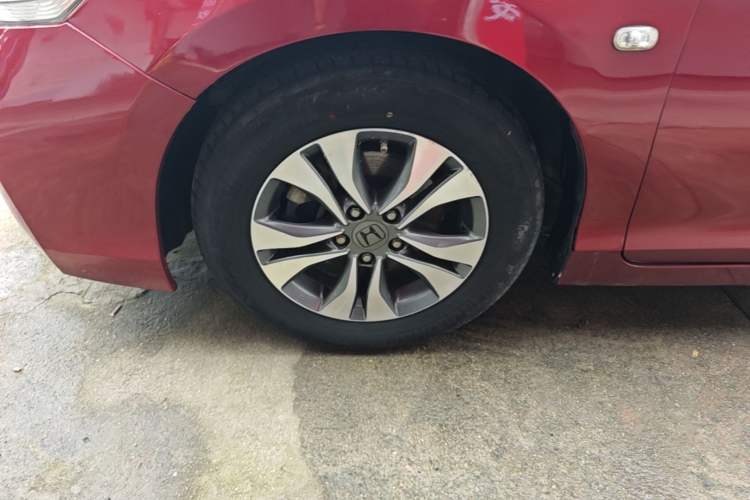 Used Honda Accord 2014 2.0L EX Luxury Edition Left Front Wheel Hub