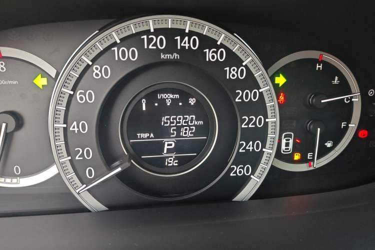 Used Honda Accord 2014 3.0L VTI Prestige Edition Odometer Close Up