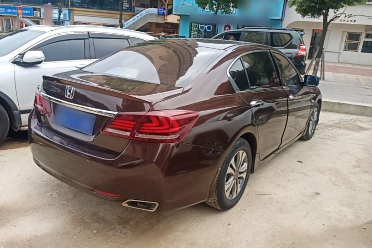 Used Honda Accord 2014 2.0L LX Comfort Edition Rear Right 45 Deg