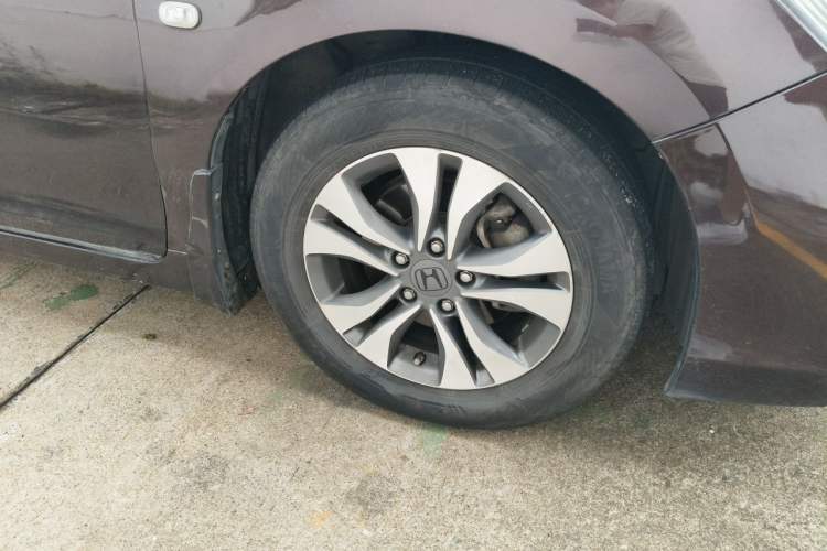 Used Honda Accord 2014 2.0L EX Luxury Edition Right Front Wheel Hub