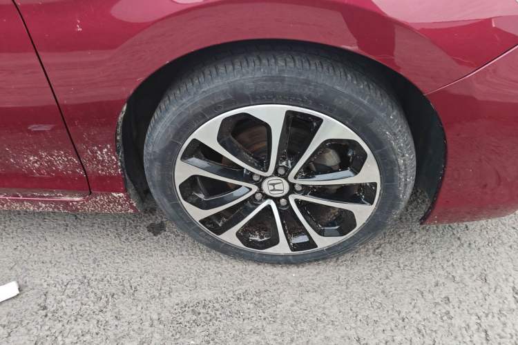 Used Honda Accord 2014 3.0L VTI Prestige Edition Right Front Wheel Hub