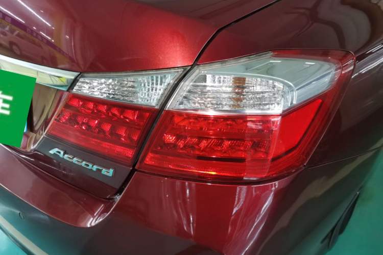 Used Honda Accord 2014 2.0L EX Luxury Edition Right Rear Taillight
