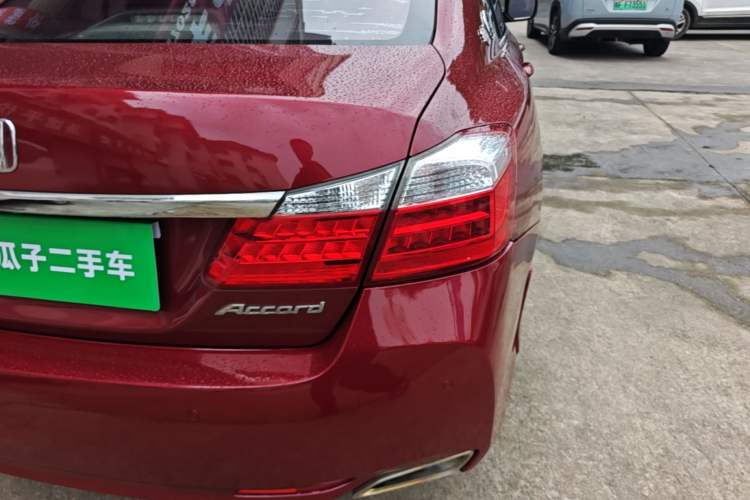 Used Honda Accord 2014 2.0L EX Luxury Edition Right Rear Taillight