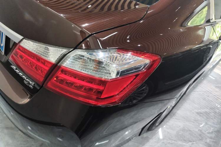 Used Honda Accord 2014 2.4L EX Luxury Edition Right Rear Taillight