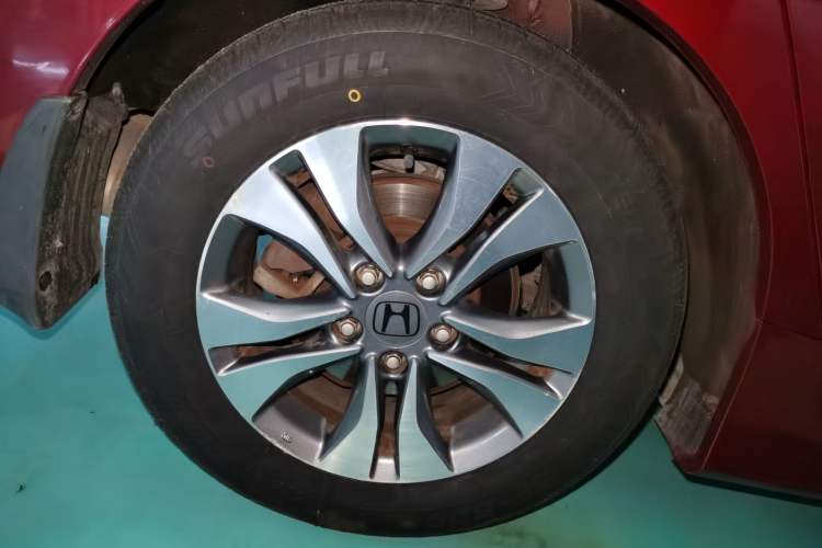 Used Honda Accord 2014 2.0L EX Luxury Edition Right Rear Wheel Hub