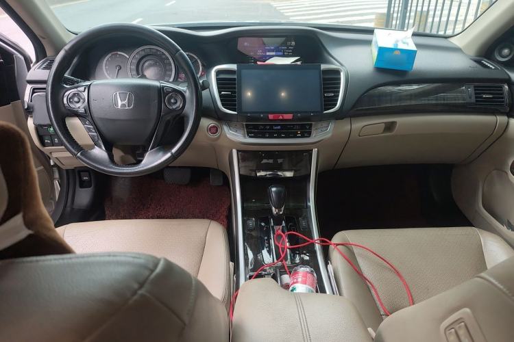 Used Honda Accord 2014 2.4L EXN Luxury Navigation Edition Center Console