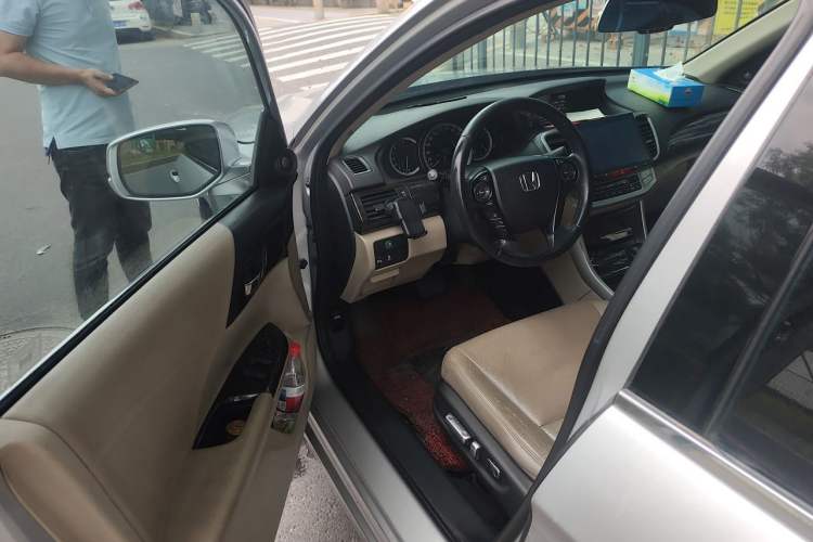 Used Honda Accord 2014 2.4L EXN Luxury Navigation Edition Driver Seat