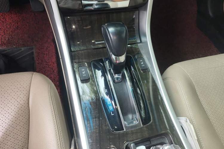 Used Honda Accord 2014 2.4L EXN Luxury Navigation Edition Gear Lever