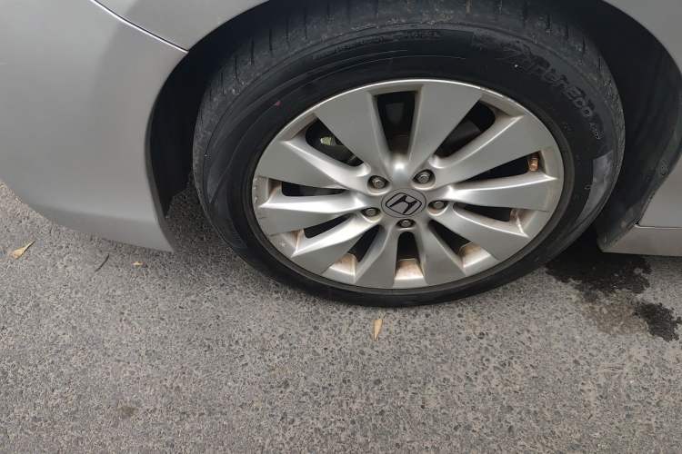 Used Honda Accord 2014 2.4L EXN Luxury Navigation Edition Right Front Wheel Hub
