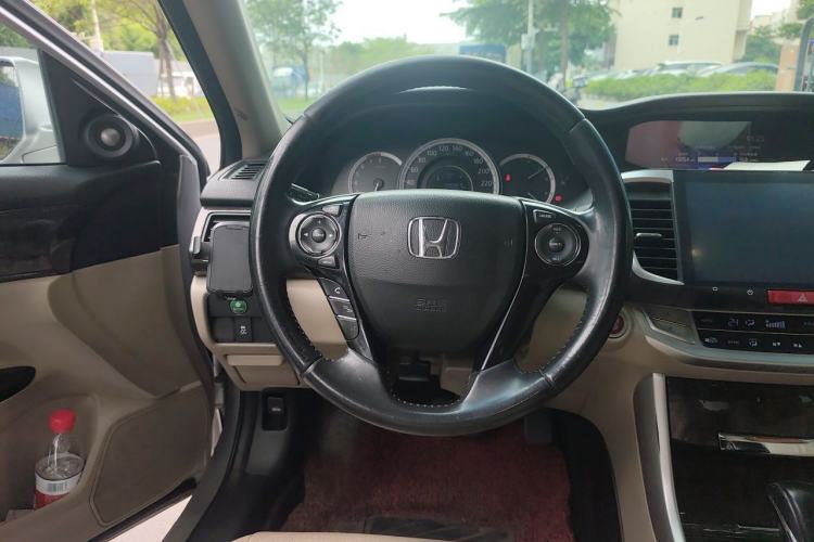 Used Honda Accord 2014 2.4L EXN Luxury Navigation Edition Steering Wheel