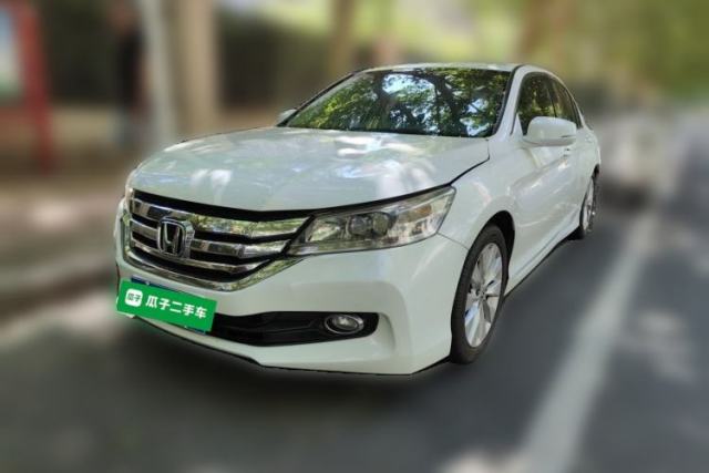 Ojetý Honda Accord 2014 2.4L EX Luxury Edition
