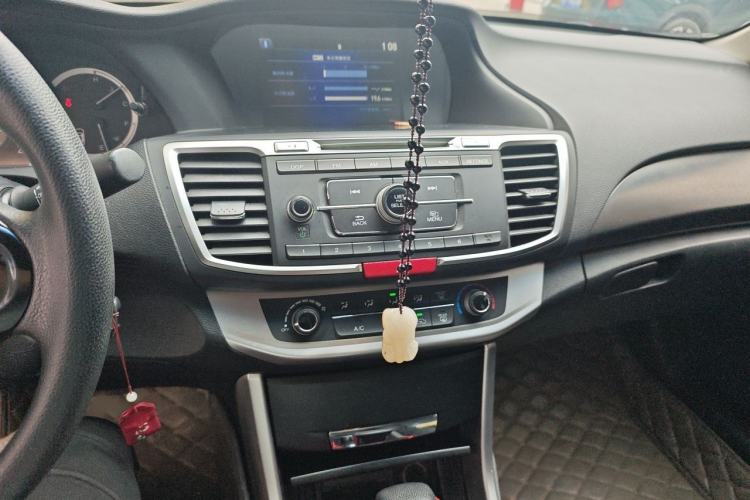 Used Honda Accord 2014 2.0L LX Comfort Edition Audio And AC Panel