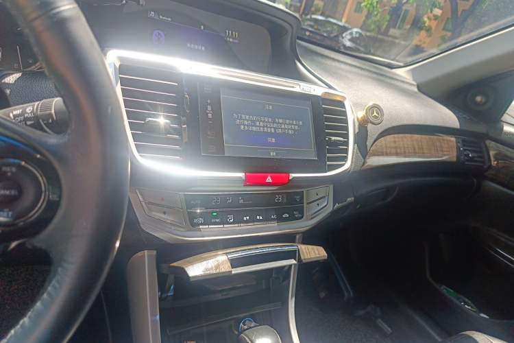 Used Honda Accord 2014 2.4L EX Luxury Edition Audio And AC Panel