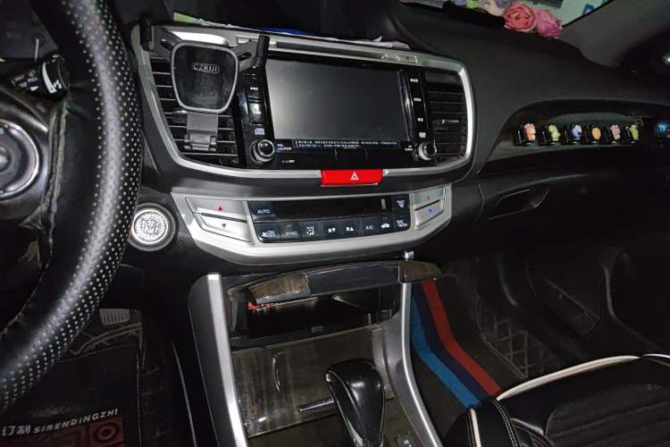 Used Honda Accord 2014 2.4L EXN Luxury Navigation Edition Audio And AC Panel