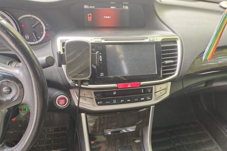 Used Honda Accord 2014 2.4L EX Luxury Edition Audio And AC Panel