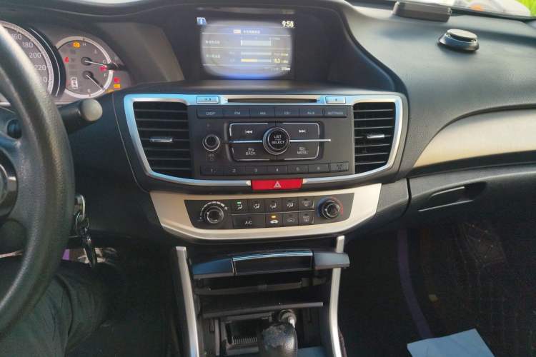 Used Honda Accord 2014 2.0L LX Comfort Edition Audio And AC Panel