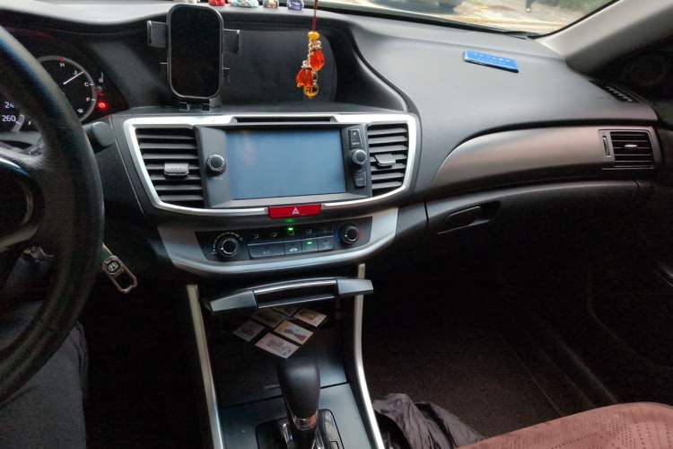 Used Honda Accord 2014 2.0L LX Comfort Edition Audio And AC Panel