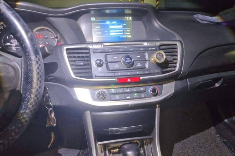 Used Honda Accord 2014 2.0L LX Comfort Edition Audio And AC Panel
