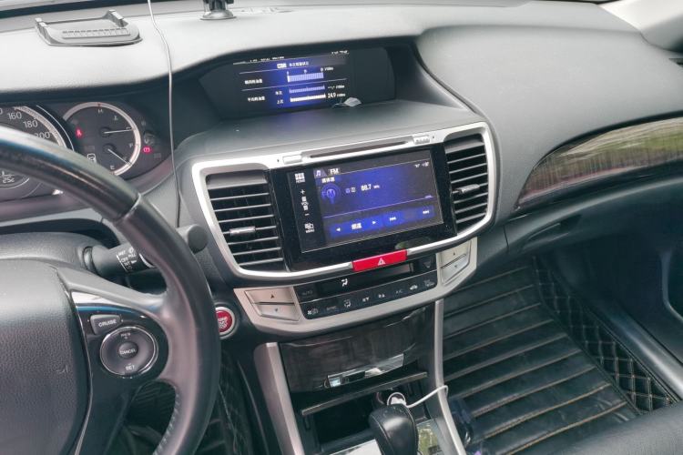 Used Honda Accord 2014 2.4L EX Luxury Edition Audio And AC Panel