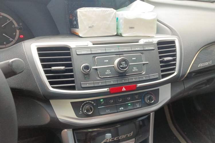 Used Honda Accord 2014 2.0L LX Comfort Edition Audio And AC Panel