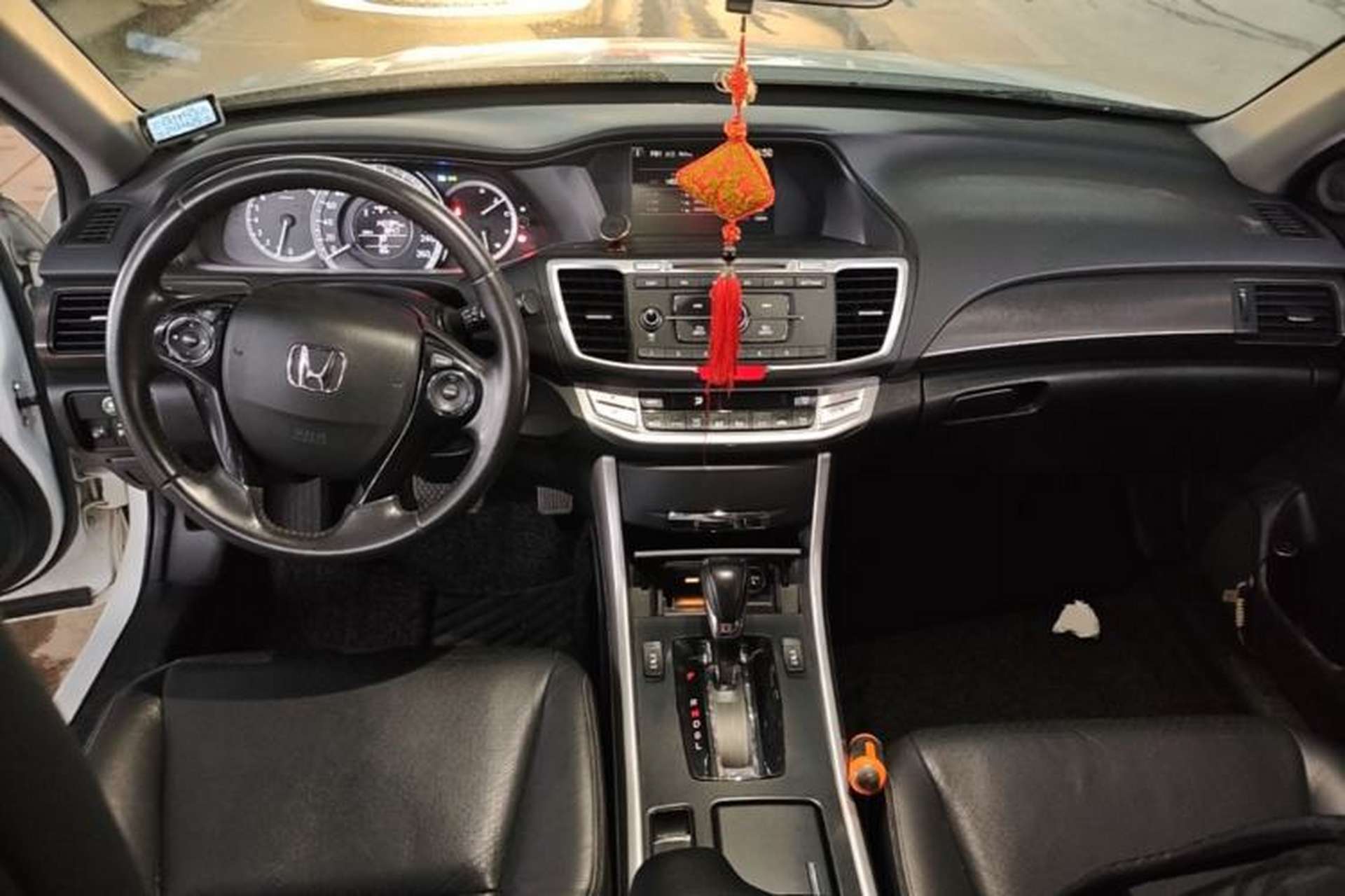 Used Honda Accord 2014 2.0L EX Luxury Edition Center Console