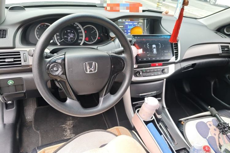 Used Honda Accord 2014 2.0L LX Comfort Edition Center Console
