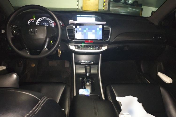 Used Honda Accord 2014 2.0L LX Comfort Edition Center Console