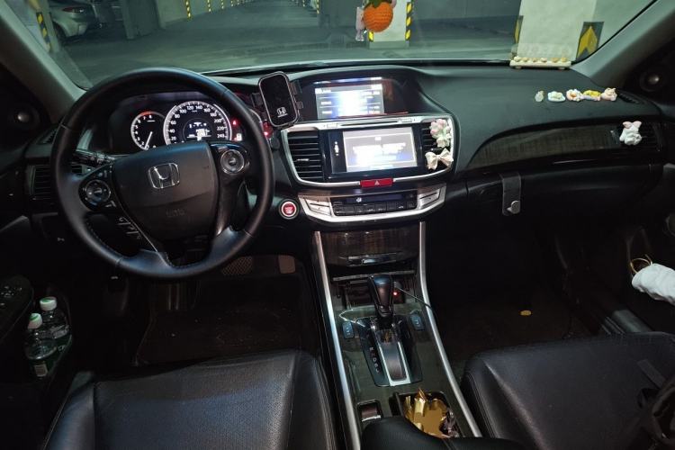 Used Honda Accord 2014 2.4L EX Luxury Edition Center Console