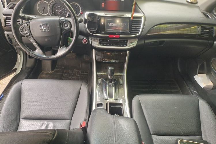 Used Honda Accord 2014 2.4L EX Luxury Edition Center Console
