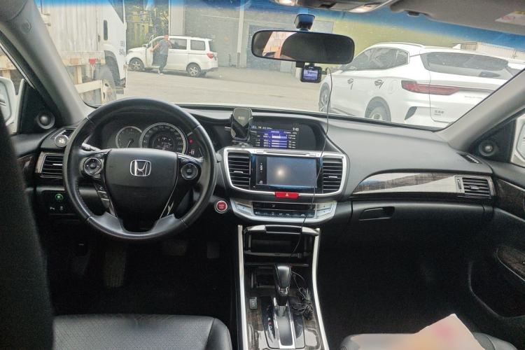 Used Honda Accord 2014 2.4L EX Luxury Edition Center Console