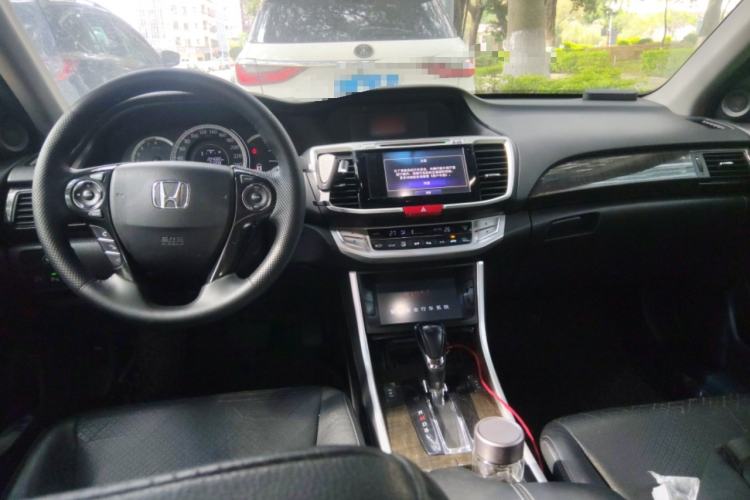 Used Honda Accord 2014 2.4L LX Comfort Edition Center Console