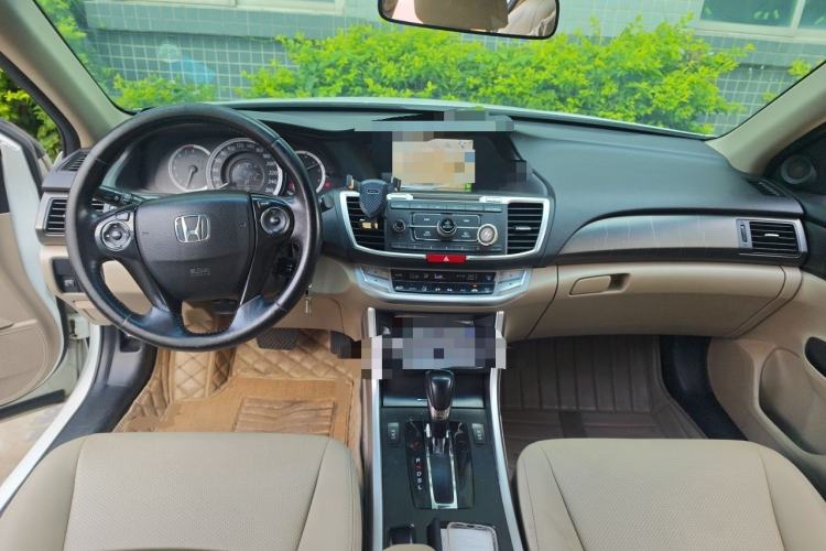 Used Honda Accord 2014 2.0L EX Luxury Edition Center Console