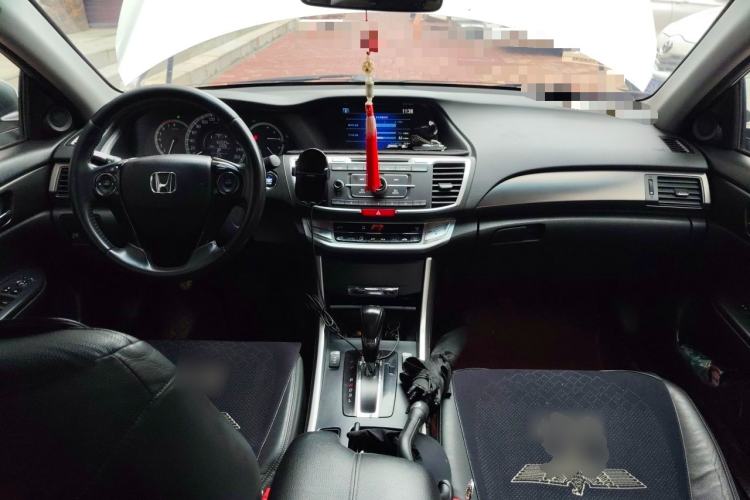 Used Honda Accord 2014 2.0L EX Luxury Edition Center Console