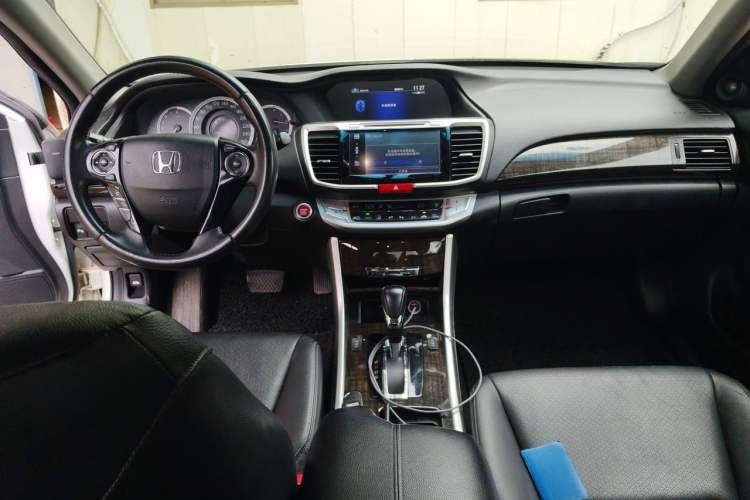 Used Honda Accord 2014 2.4L EX Luxury Edition Center Console