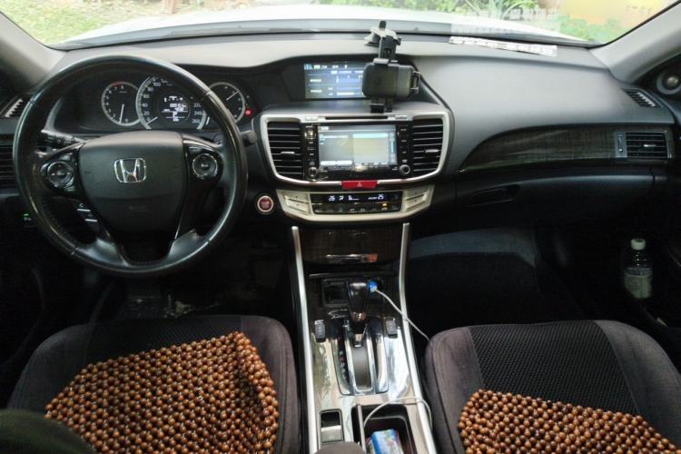 Used Honda Accord 2014 2.4L EX Luxury Edition Center Console