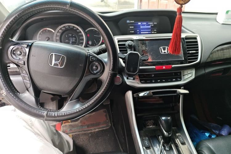 Used Honda Accord 2014 2.4L EX Luxury Edition Center Console
