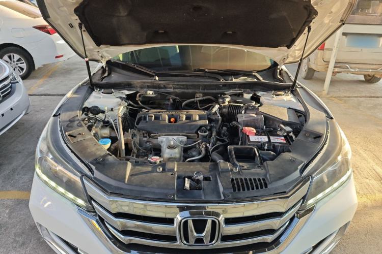 Used Honda Accord 2014 2.0L EX Luxury Edition Engine Bay