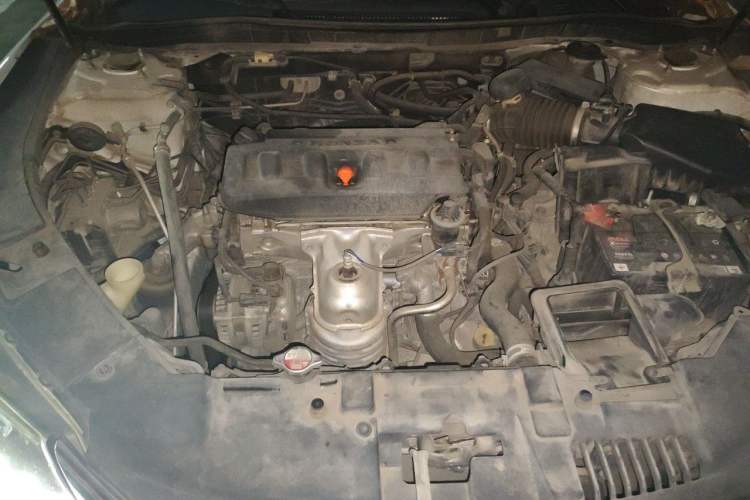 Used Honda Accord 2014 2.0L LX Comfort Edition Engine Bay