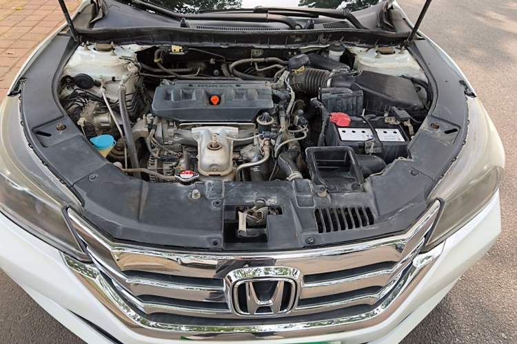 Used Honda Accord 2014 2.0L LX Comfort Edition Engine Bay