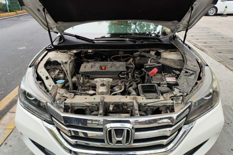 Used Honda Accord 2014 2.0L LX Comfort Edition Engine Bay