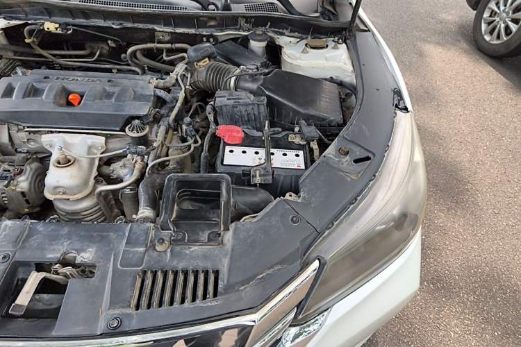 Used Honda Accord 2014 2.0L LX Comfort Edition Engine Bay Left