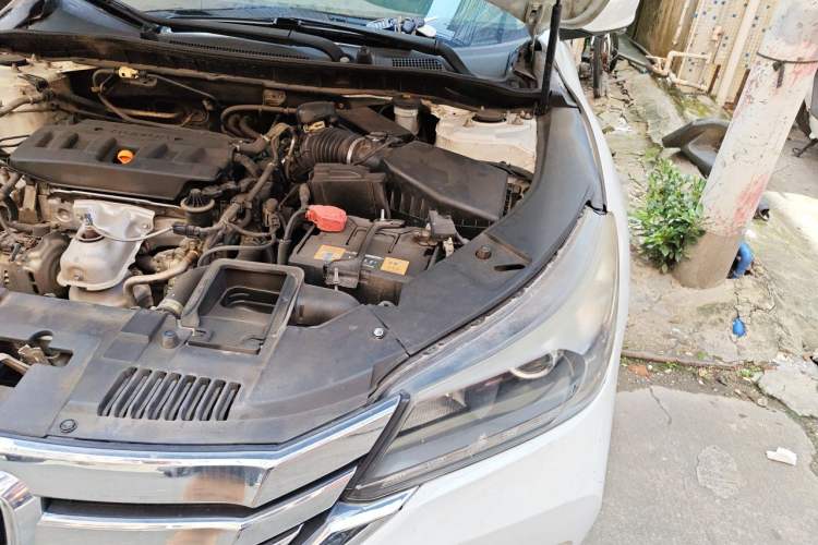 Used Honda Accord 2014 2.0L LX Comfort Edition Engine Bay Left